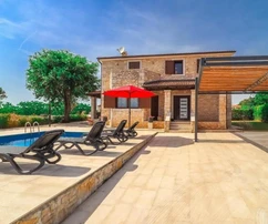 Istrien, Poreč, Authentisches Steinhaus mit Pool zu verkaufen