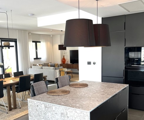 Moderní vila na ostrově Čiovo se nachází blízko moře a nabízí bazén