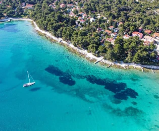 Mali Lošinj, casa indipendente con un appartamento e tre appartamenti più piccoli