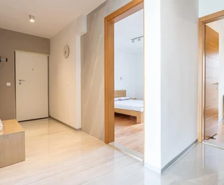Appartamento ristrutturato con tre camere da letto in vendita a Spalato 3 con 93 m² di superficie abitabile in Croazia