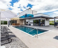 Villa with pool, quiet location, Porec.