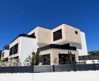 ATTICO ESCLUSIVO CON VISTA PANORAMICA SUL MARE!
