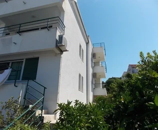 Trogir, Saldun, Einfamilienhaus 485m2 mit Pool 32m2, Meerblick