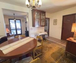 Isztria, Novigrad környéke, bájos sorház tengerre néző kilátással és kerttel