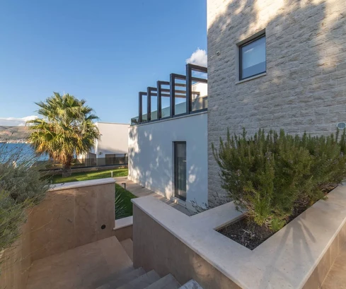 Luxury villa with pool for sale in Okrug in Croatia