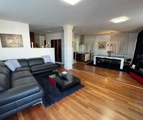 Brač, Bol, ático en una ubicación atractiva