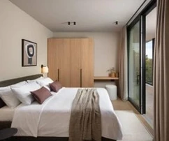 Moderní vila k prodeji nedaleko moře v Brseči v Chorvatsku