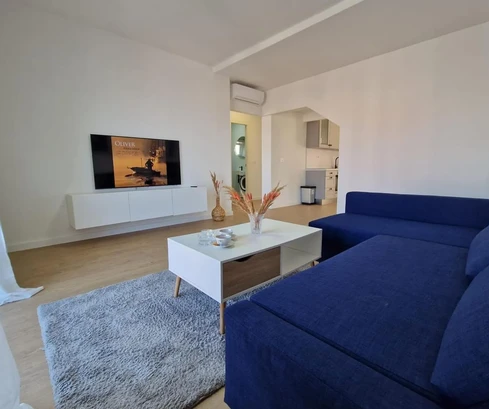 Makarska, spacieux appartement de deux pièces près du front de mer et de la vieille ville