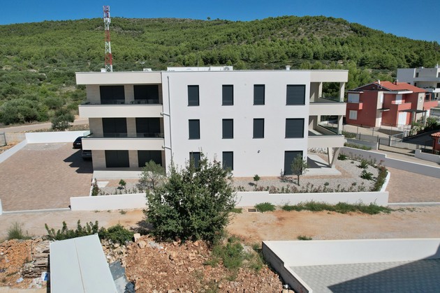 Luxusný byt v Tribunji na predaj