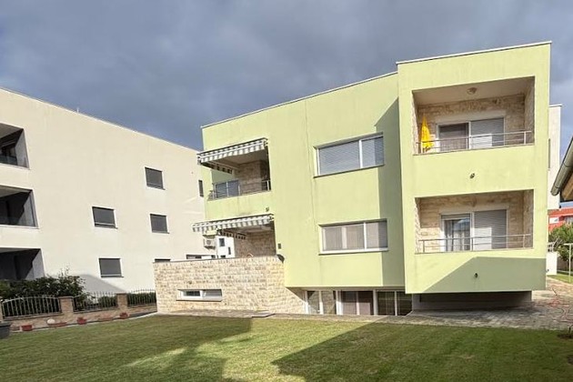 Moderní vila s byty na prodej a výhledem na moře v Chorvatsku