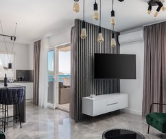 Lujosa villa junto al mar con piscina en Trogir en venta