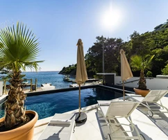 Barić Draga, Villa exclusive en première ligne sur la mer avec quai et rampe pour bateau