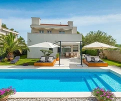 Rovinj, Rovinjsko Selo: Lenyűgöző villa medencével a történelmi város közelében