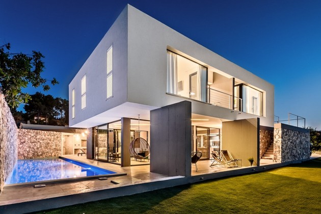 Luxueuse Villa Brac Proche Mer avec Piscine et Garage