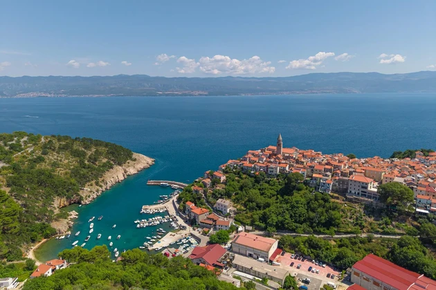 Île de Krk, Vrbnik, appartement moderne avec vue sur la mer, espace studio supplémentaire et jardin