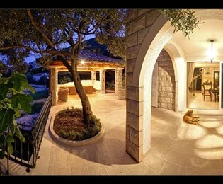 Villa al mare con vista panoramica in vendita a Zaton vicino a Dubrovnik in Croazia