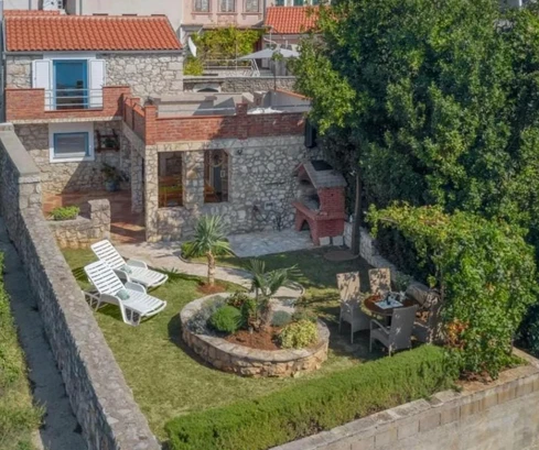 Crikvenica, casa in pietra con vista panoramica sul mare