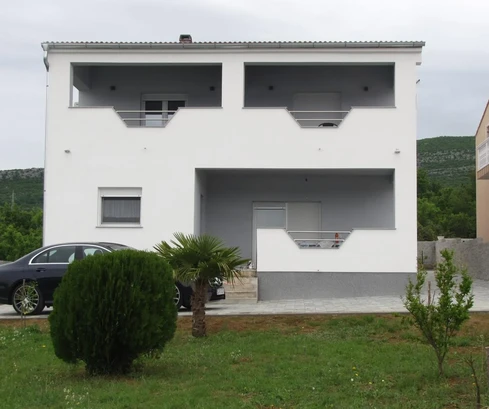 Kruševo, Crna Punta, splendida casa in prima fila sul mare con tre unità abitative