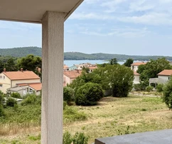 Medulin - Dom z trzema apartamentami i widokiem na morze
