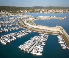 Sukošan - Terreno edificabile 2.600 m², 200 m dal mare | Opportunità di investimento