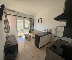 Appartement à 60 m de la mer, côté sud de Vir