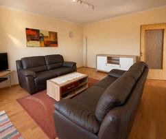 Rijeka, Marinići, ház üzlethelyiséggel, lakással, tetőtérrel, udvarral és garázzsal