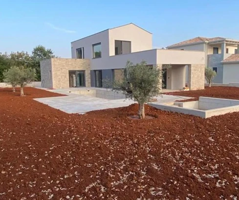 Villa in vendita in un ambiente tranquillo vicino a Parenzo in Croazia