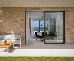 Villa moderna en venta con vistas al mar en Tkon, Croacia