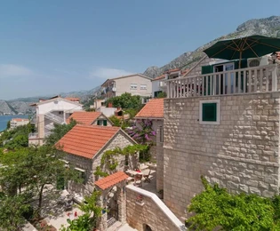 Autentiche case dalmate disponibili a Omiš in Croazia