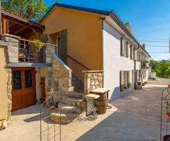 Matulji, Jurdani - piękna posiadłość z czterema odnowionymi domami