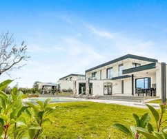 Attraktive Villa inmitten der Natur mit Panoramablick auf das Meer, Kaštelir, ISTRIEN.