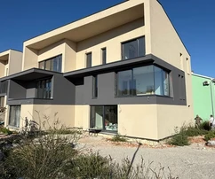 APPARTEMENT EXCLUSIF DANS UN EMPLACEMENT ATTRACTIF, À 500 M DE LA MER !