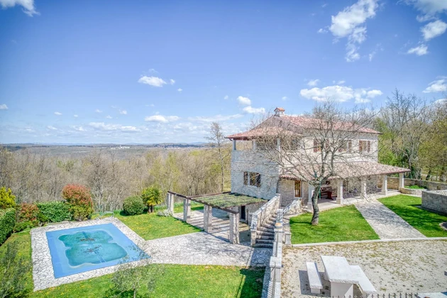 Domaine istrien avec maison et piscine à vendre en Croatie
