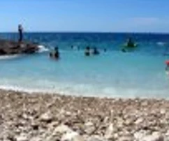 Spazioso edificio in vendita vicino al mare a Medolino in Croazia