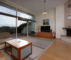 Opatija központjában, 147 m²-es kétszintes lakás kerttel és tengeri panorámával