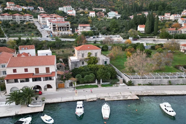 Kamenná vila na prodej v první linii u moře v Dubrovníku v Chorvatsku