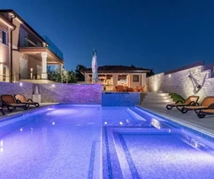 Pula: Splendida tenuta con ricchi comfort