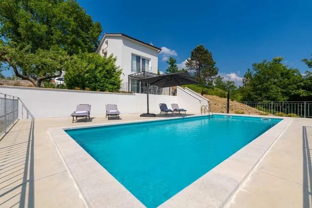 Novaki Pazinski, Istria: Moderna villa appartata con piscina