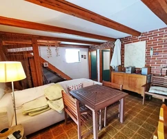 STONE HOUSE WITH GARDEN, 1000 M FROM THE SEA!