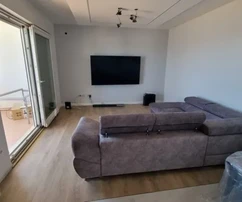 Split, Žnjan, kényelmes kétszobás lakás 84 m², tengerre néző kilátás, garázs 16 m²