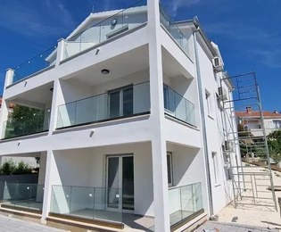 Čiovo, Okrug G., 1 hálószobás apartman 54 m2, nagy terasz, új építés, kilátás