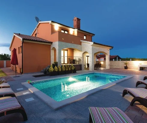 Bellissima villa moderna con piscina, Istria, Pola