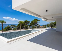 Villa de lujo con vista al mar en venta en Brela, Croacia