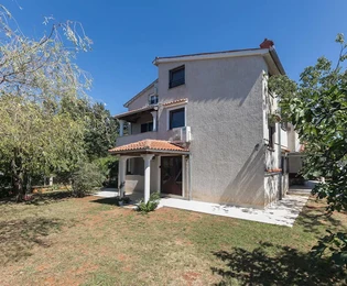 Istria, Poreč: Nowoczesny dom z basenem, widokiem na morze