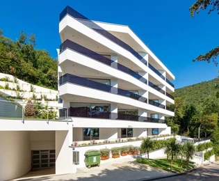 APPARTEMENT EXCLUSIF DANS UN EMPLACEMENT ATTRACTIF, À 500 M DE LA PLAGE !