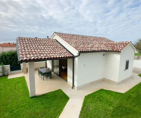 Istria, Bale, moderný prízemný dom v centre