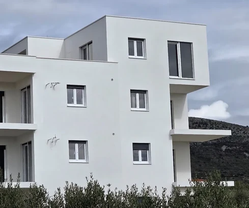 Seget D., appartamento con 2 camere da letto di 64 m2, edificio nuovo, vista mare, presto pronto per essere abitato