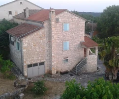 Poreč, Isztria – Felújított kőház kerttel