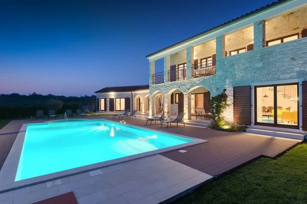 Gorgeous stone villa with pool and landscaped view, Istria, Poreč