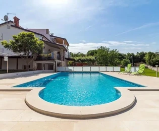 Affascinante casa con piscina e vista mare. Istria, Medulin